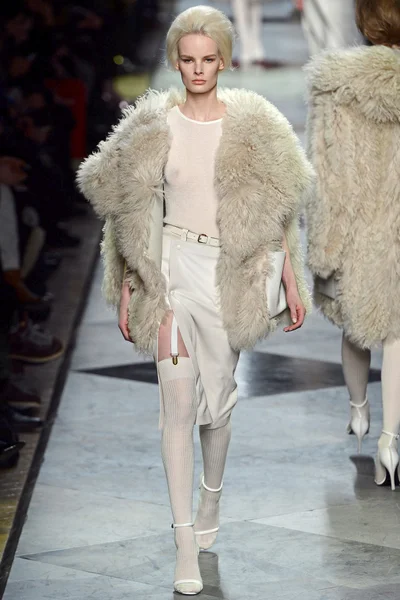 Look 43